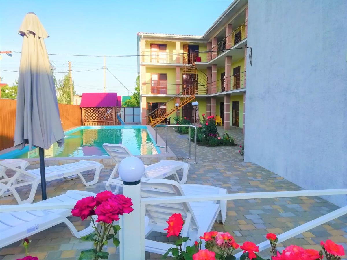 Aparthotel Solnechnaia Dacha Zatoka Exteriér fotografie