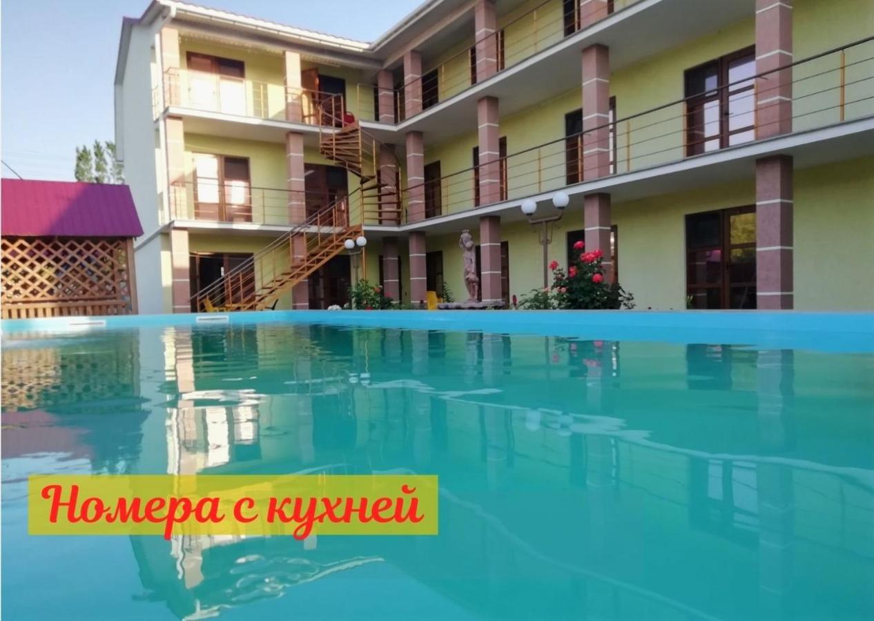 Aparthotel Solnechnaia Dacha Zatoka Exteriér fotografie